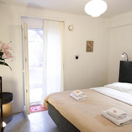 Quiet And Central Flat With Private Backyard Garden Atény Exteriér fotografie